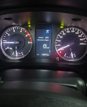 TOYOTA HILUX 2.8 D-4D TURBO DIESEL CD SR 4X4 AUTOMÁTICO